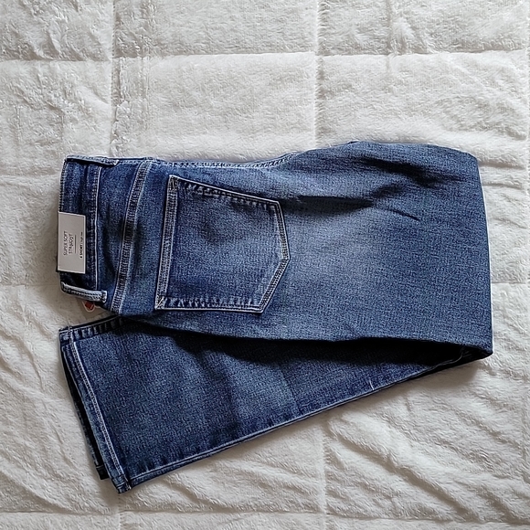 New Jeans - Picture 5 of 5